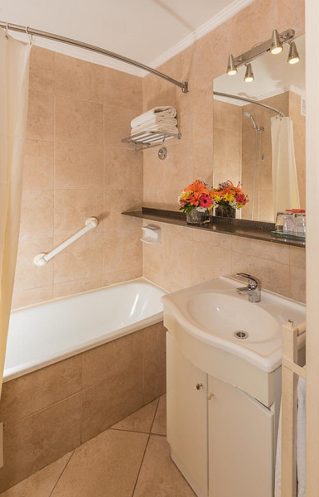 Quarto Standard com Cama de Casal ou 2 de Solteiro